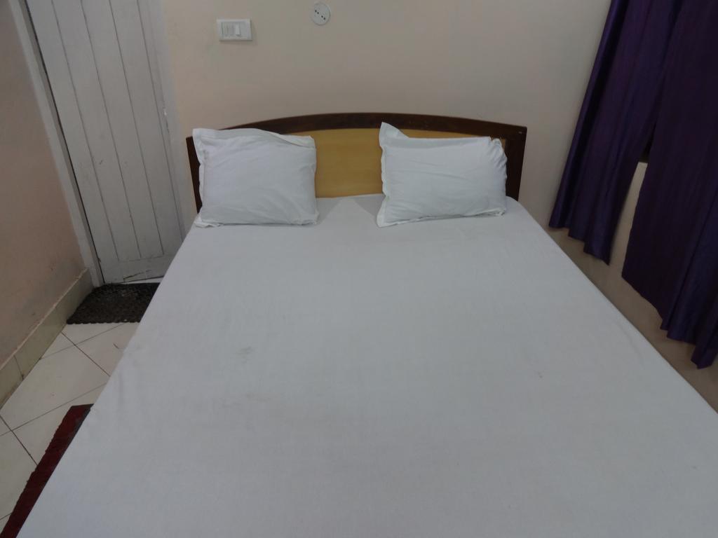 Ajatsatru Hotel Gaya Quarto foto