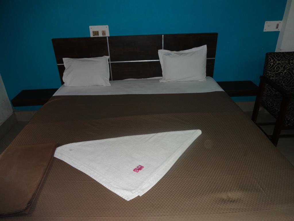Ajatsatru Hotel Gaya Quarto foto