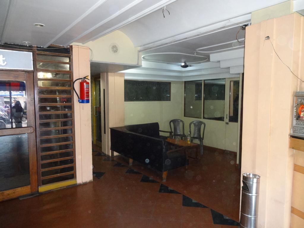Ajatsatru Hotel Gaya Exterior foto